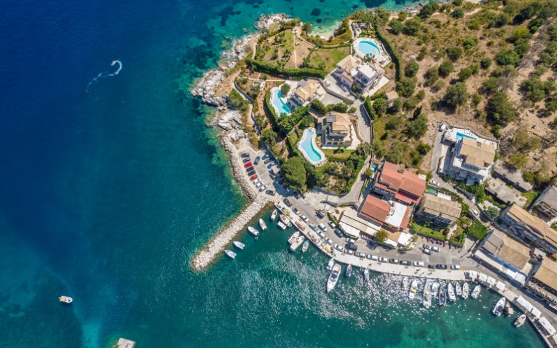 Korfu co zobaczyć: Kassiopi, port i twierdza na północy Korfu