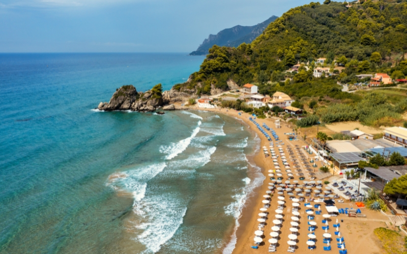 Wschód Korfu – widok na miasto Korfu i wschodnie wybrzeże